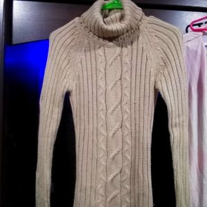 Medium beige JouJou cable knit sweater🍀